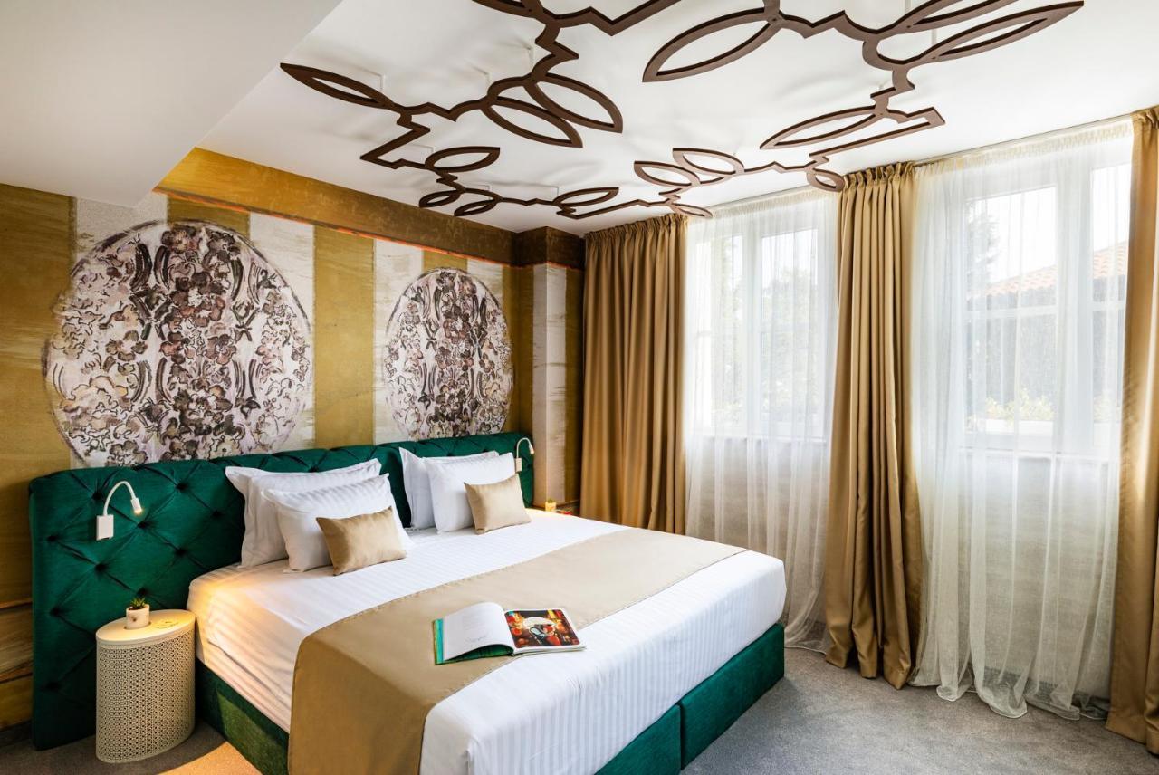 Gallery 37 Powered By Aston Plovdiv Exterior photo A room at the hotel