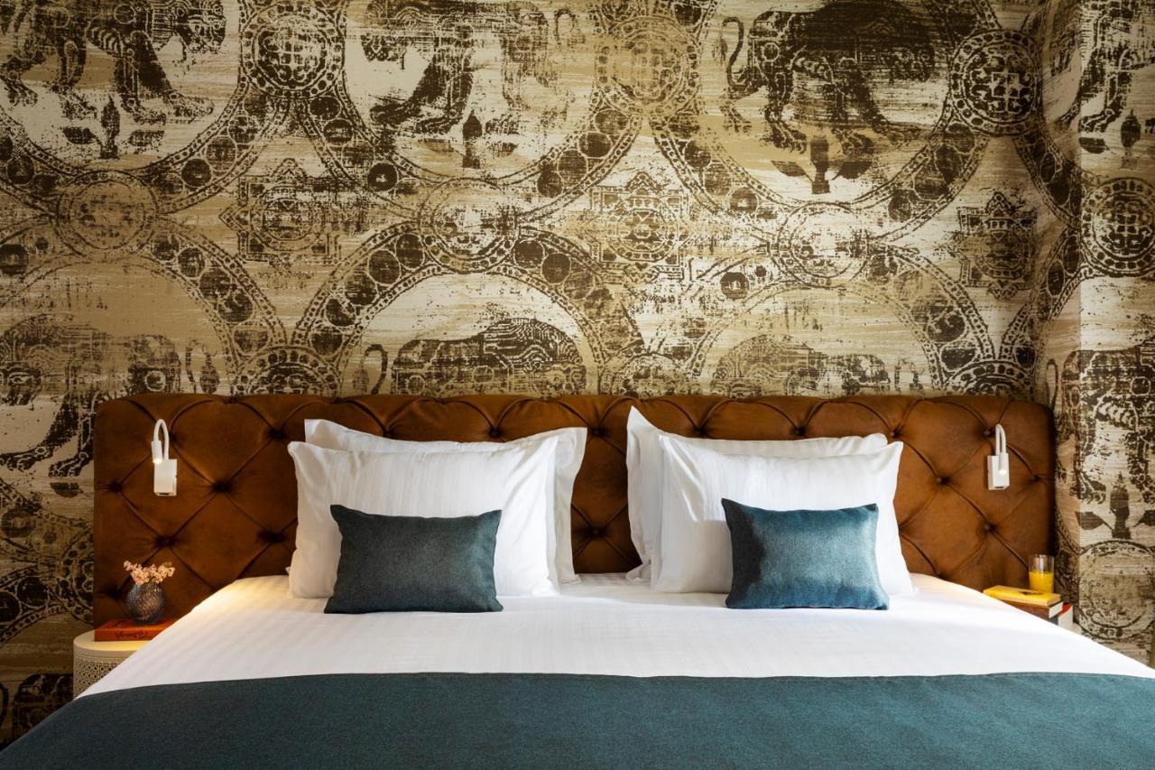 Gallery 37 Powered By Aston Plovdiv Exterior photo A bedroom at the Hotel de Varennes