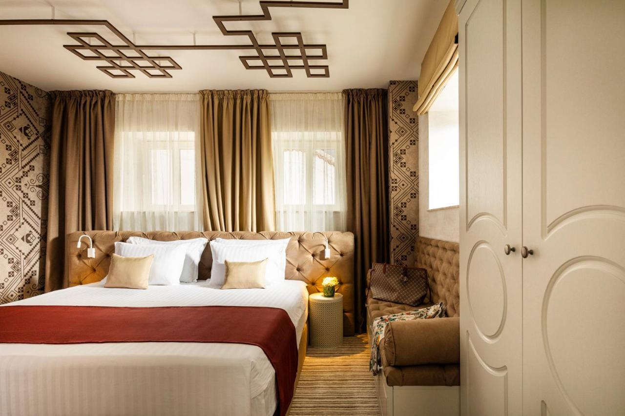 Gallery 37 Powered By Aston Plovdiv Exterior photo A bedroom