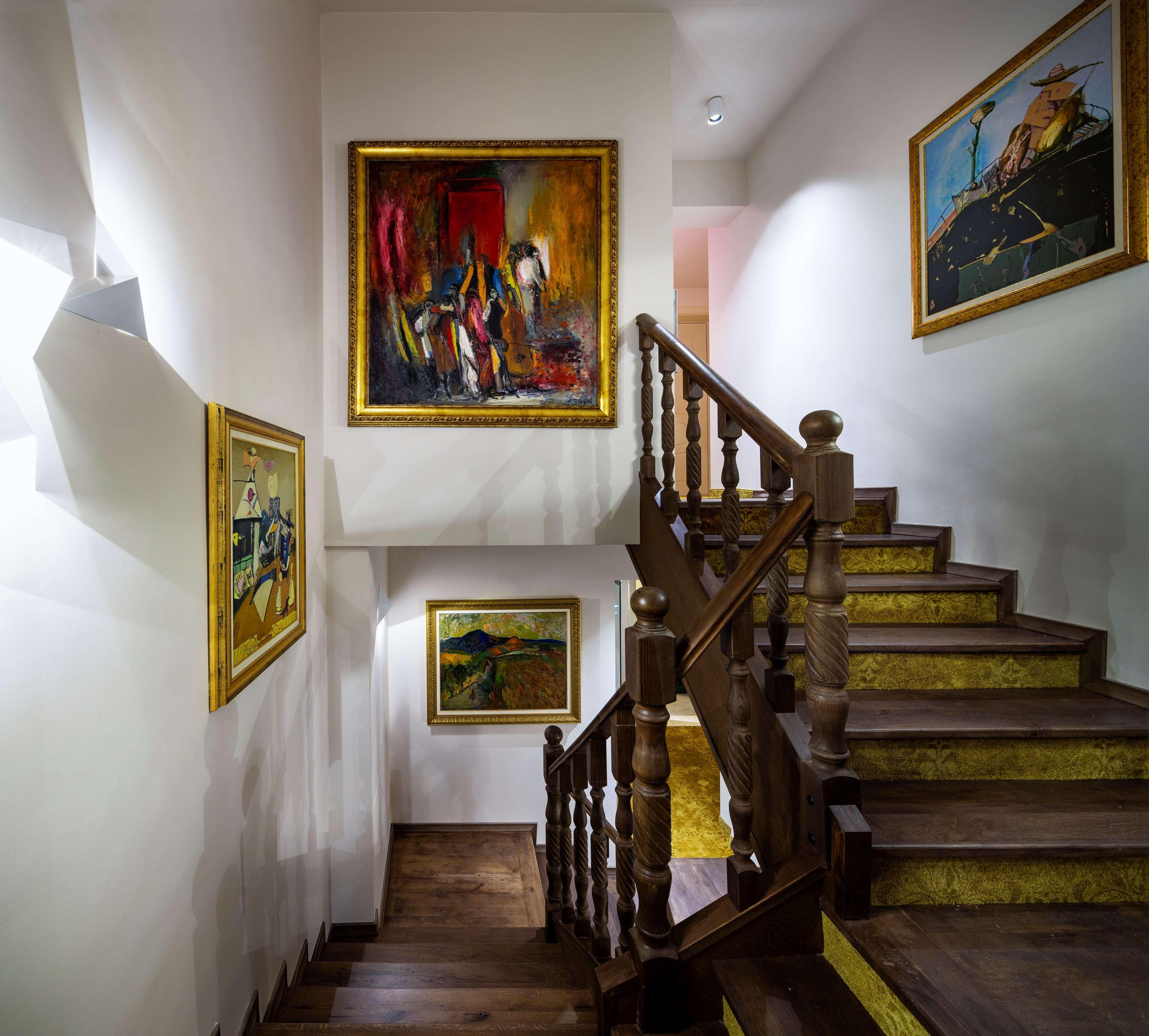 Gallery 37 Powered By Aston Plovdiv Exterior photo Staircase