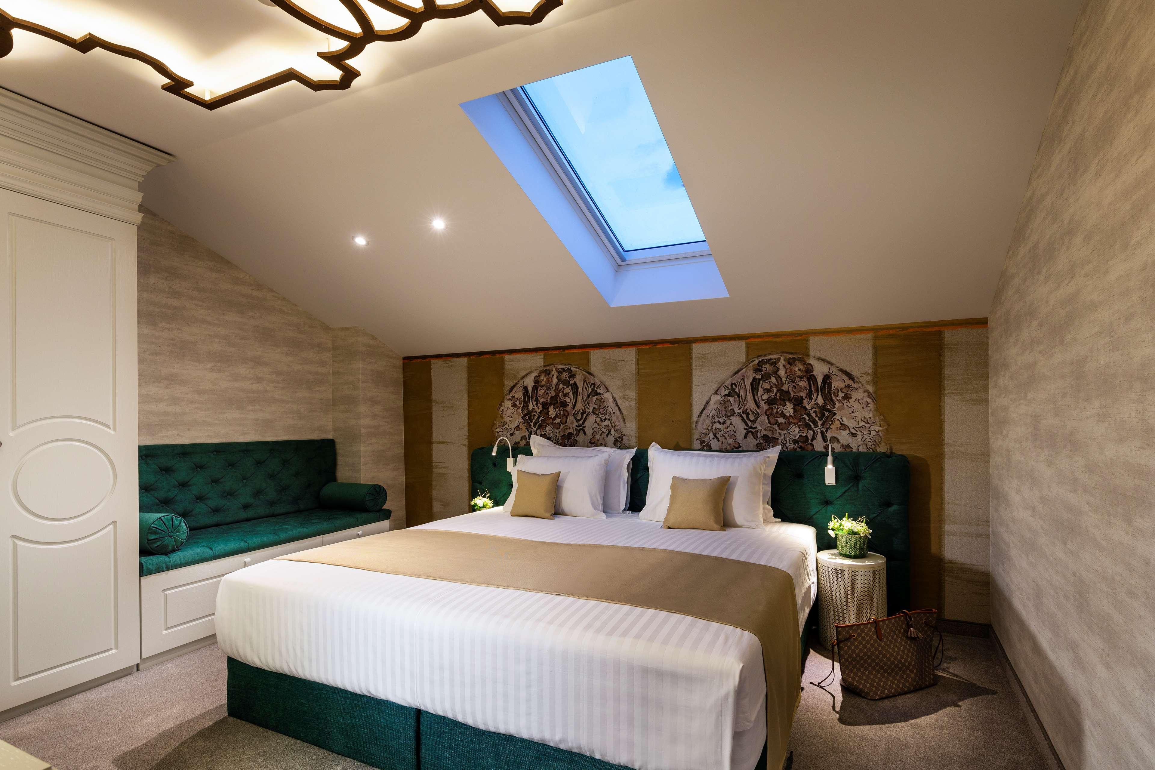 Gallery 37 Powered By Aston Plovdiv Exterior photo A bedroom at the hotel