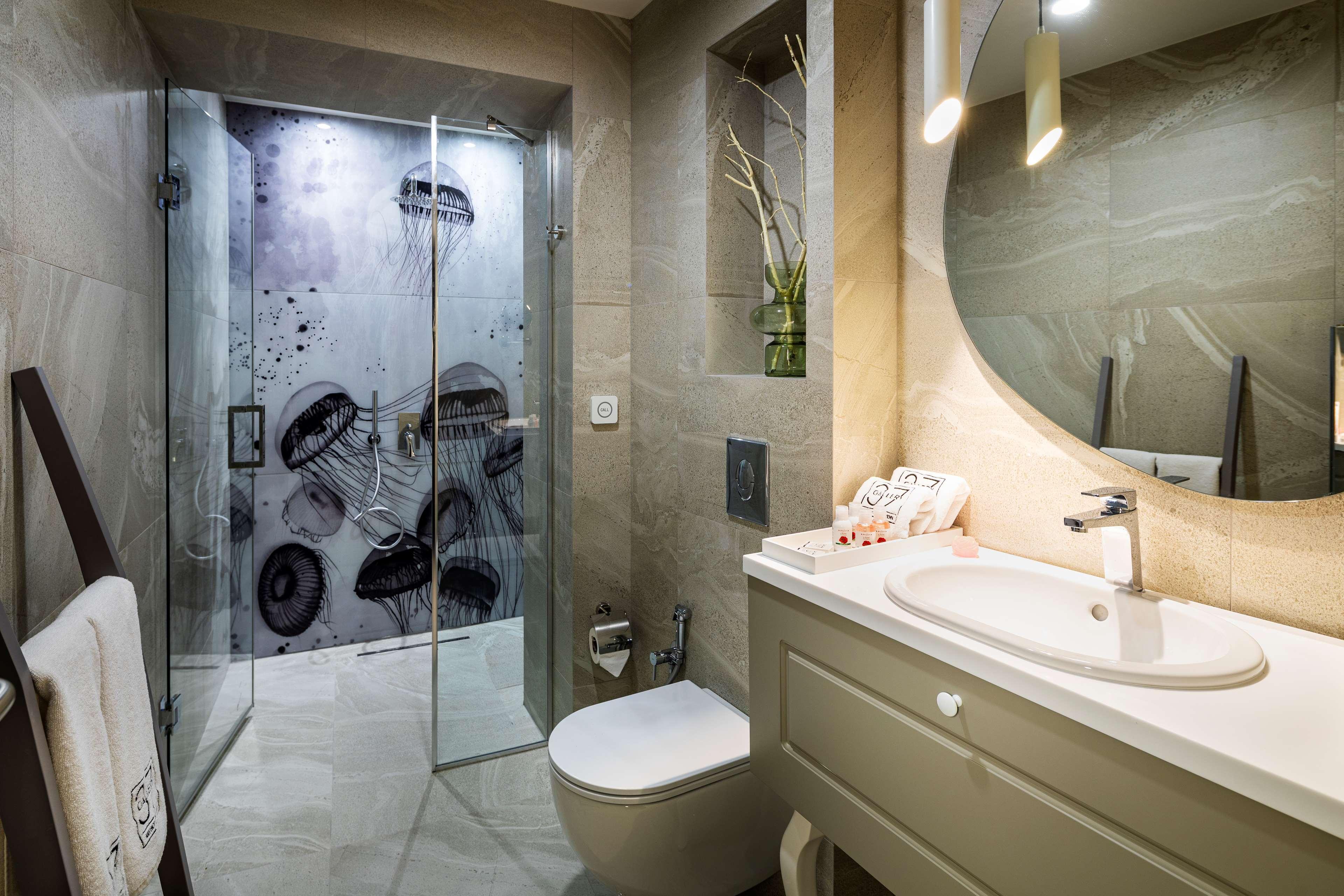 Gallery 37 Powered By Aston Plovdiv Exterior photo A modern bathroom